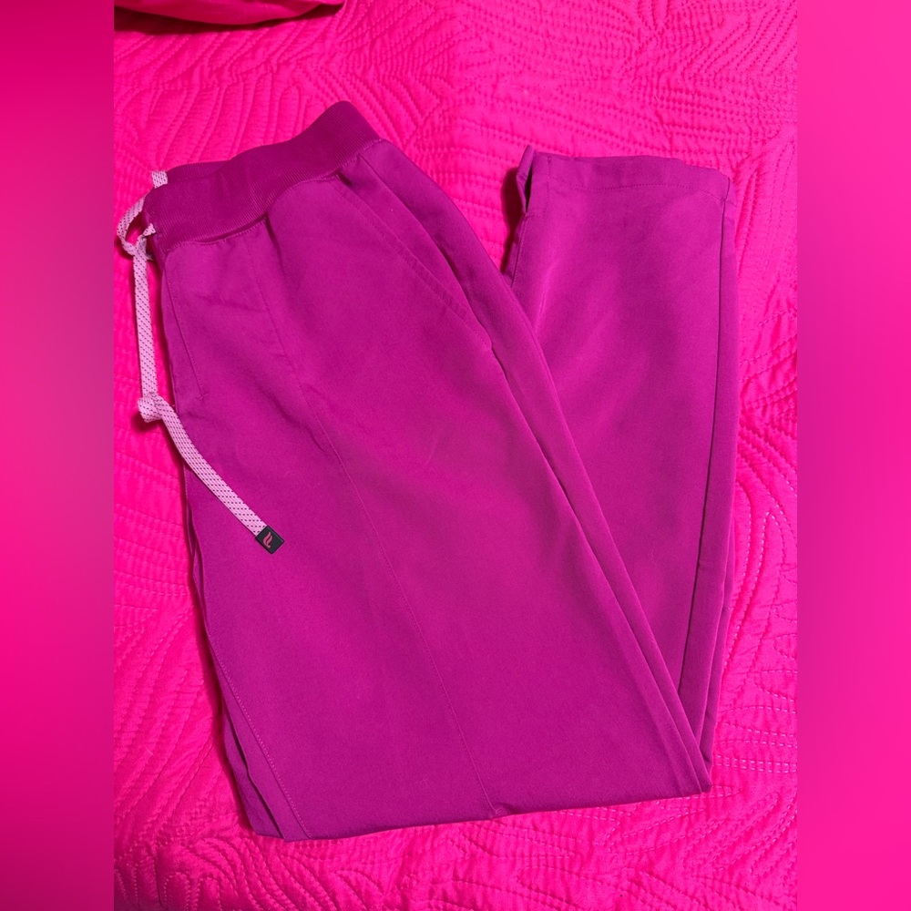 FABLETICS- HOT PINK MEDIUM STRAIGHT LEG SCRUB PANTS